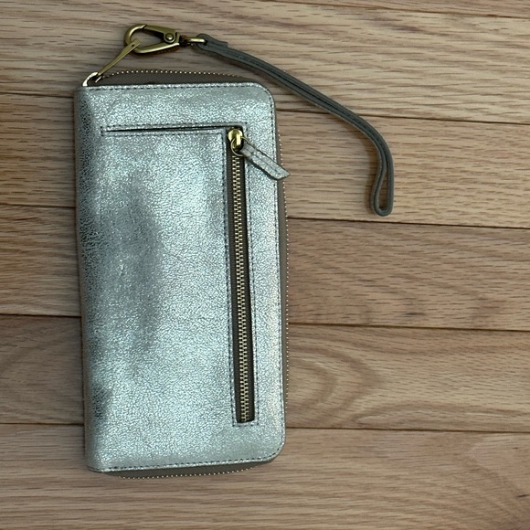 Fossil wristlet - Picture 2 of 3